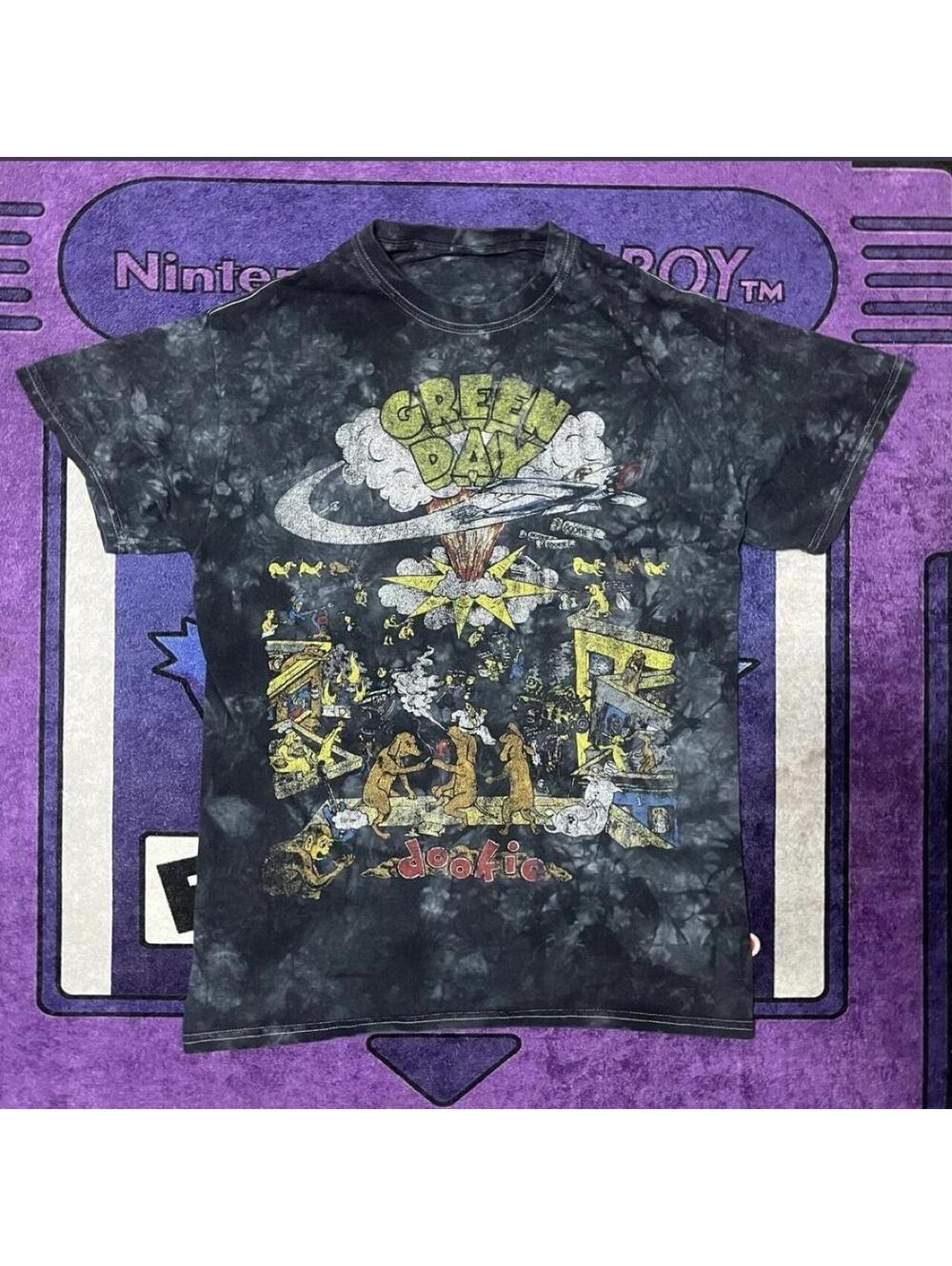 90’s hippie tie-dye Green Day Dookie band black t-shirt